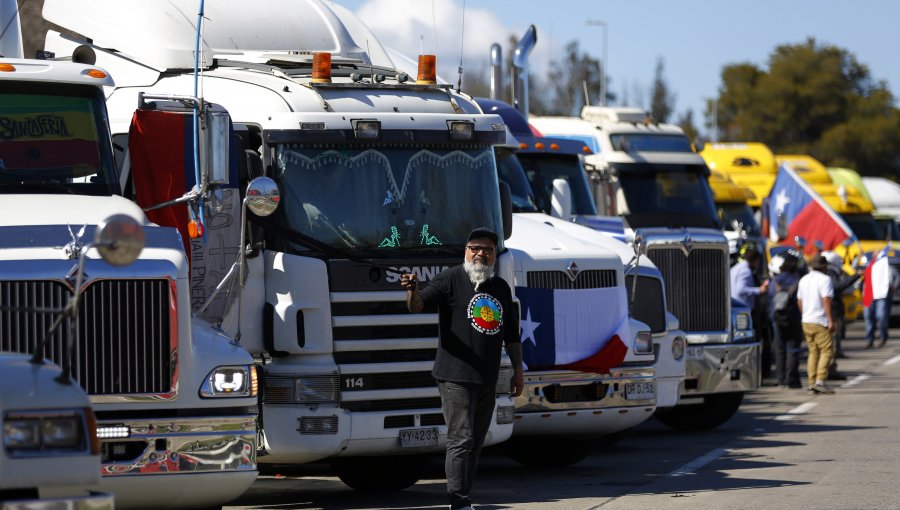 Dirigentes de Camioneros dicen que el paro sigue y hacen un llamado al Fiscal Nacional "a investigar a los delincuentes, no a nosotros"