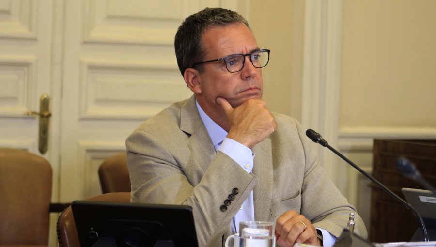 Senador Harboe y paro de camioneros: "Esta situación está completamente fuera de control"