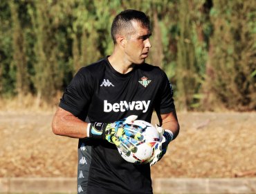 Claudio Bravo debutó con la camiseta del Real Betis en amistoso frente al Almería