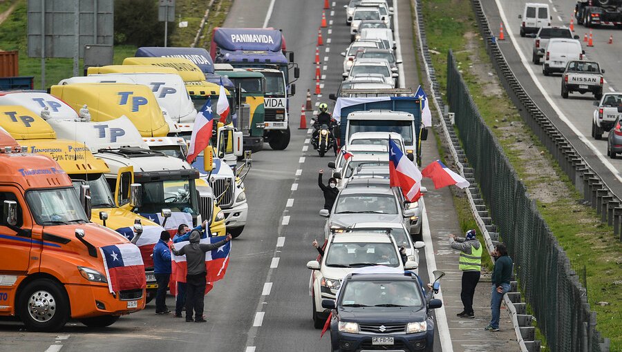 Fiscalía de Casablanca confirma inicio de investigación contra camioneros que obstaculizaron el tránsito en la ruta 68