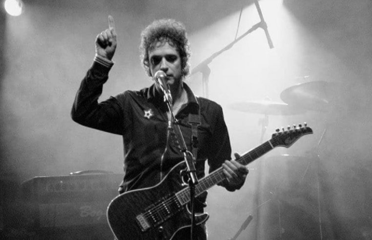 A seis años de la muerte de Gustavo Cerati, su familia revela inédito manuscrito