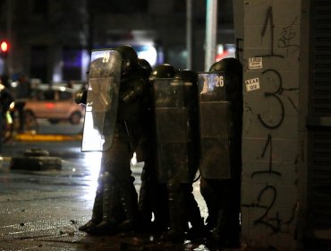 Manifestación en plaza Italia deja 28 detenidos por desórdenes públicos e infringir normas sanitarias