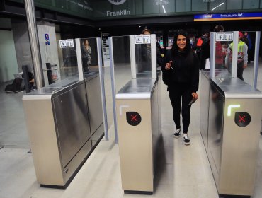 Metro de Santiago informó que servicio en la Línea 6 funciona parcialmente