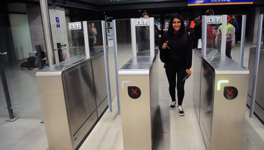 Metro de Santiago informó que servicio en la Línea 6 funciona parcialmente