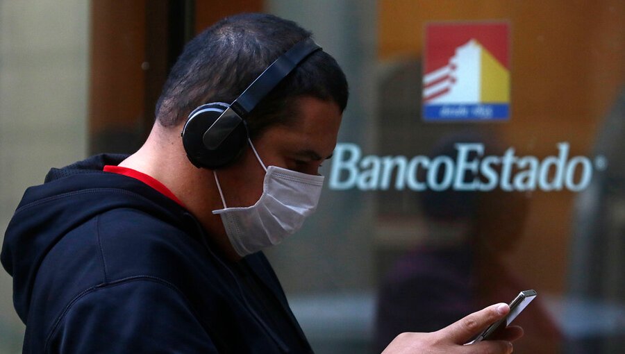 Monitorean operaciones de BancoEstado tras reporte de "software malicioso" en su sistema