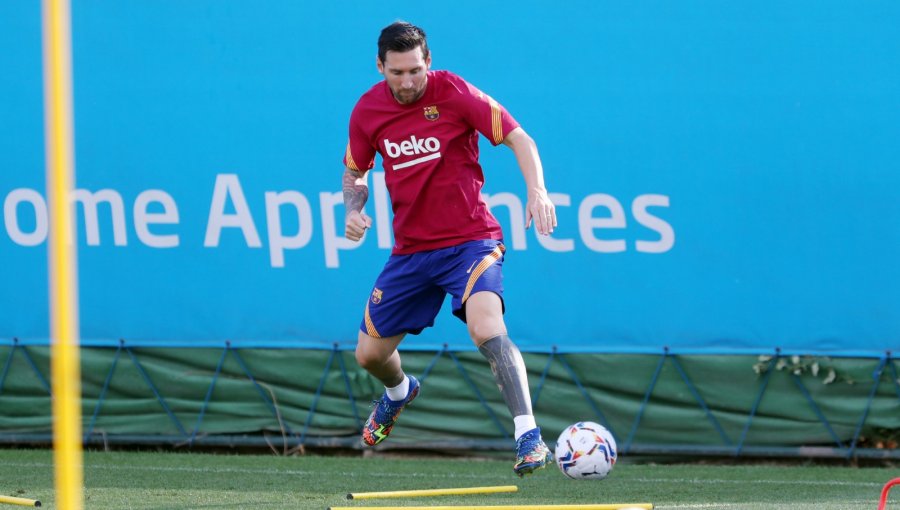 Lionel Messi volvió a entrenar tras confirmar que se queda en FC Barcelona