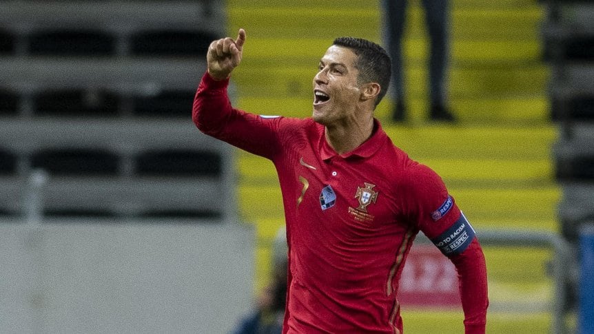 Cristiano Ronaldo anotó dos golazos y alcanzó los 101 tantos con Portugal