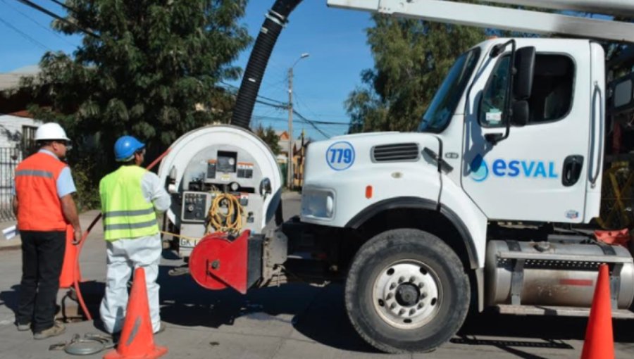 Obras de regulación de agua potable optimizarán el servicio en más de 1.000 hogares de Valparaíso