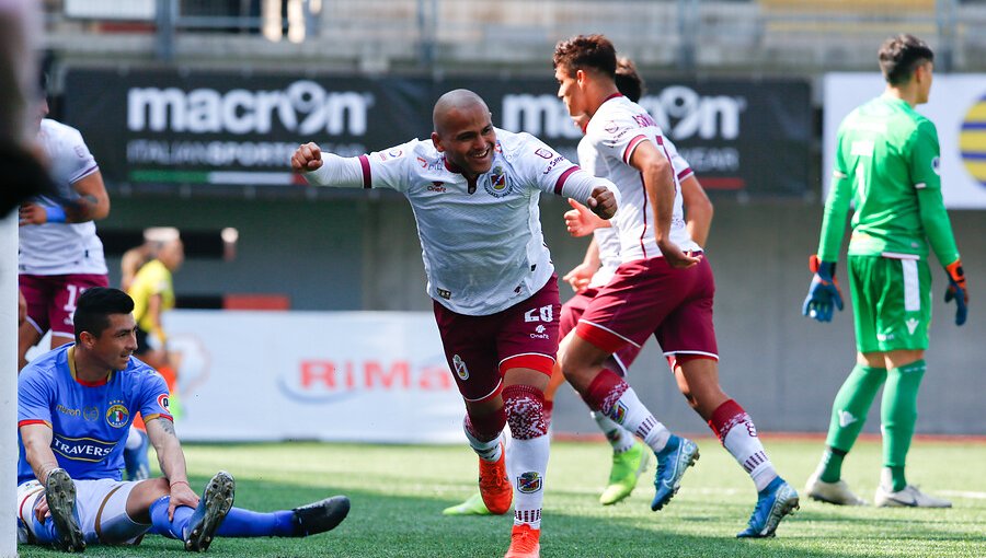 'Chupete' Suazo por su gol en Primera tras 5 años: "Es para mi familia"