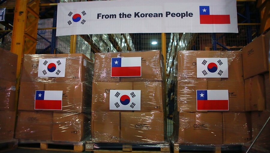 Corea del Sur dona a Chile medio millón de dólares en mascarillas y reactivos para test PCR