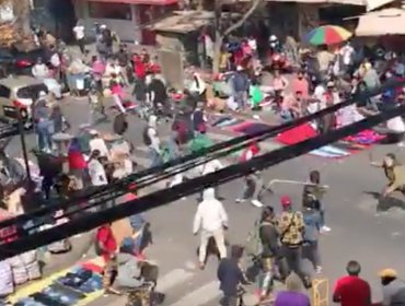 Registro muestra brutal riña con armas blancas entre vendedores ambulantes del barrio Meiggs