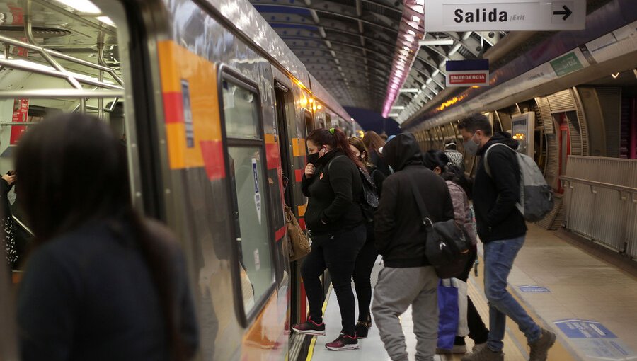 Metro de Santiago anunció sus horarios de funcionamiento para Fiestas Patrias