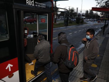 Viajes en transporte público de la región Metropolitana aumentan 6,7% y flujo vehicular sube 1,7%