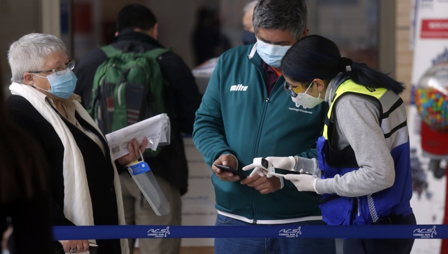 Cierran aeropuerto de Concepción ante la presencia de un pasajero con Covid-19