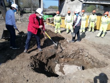 Instalan primera piedra de reposición de la principal avenida de Melipilla