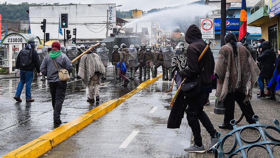 Al menos tres detenidos deja marcha mapuche por niño baleado en Collipulli