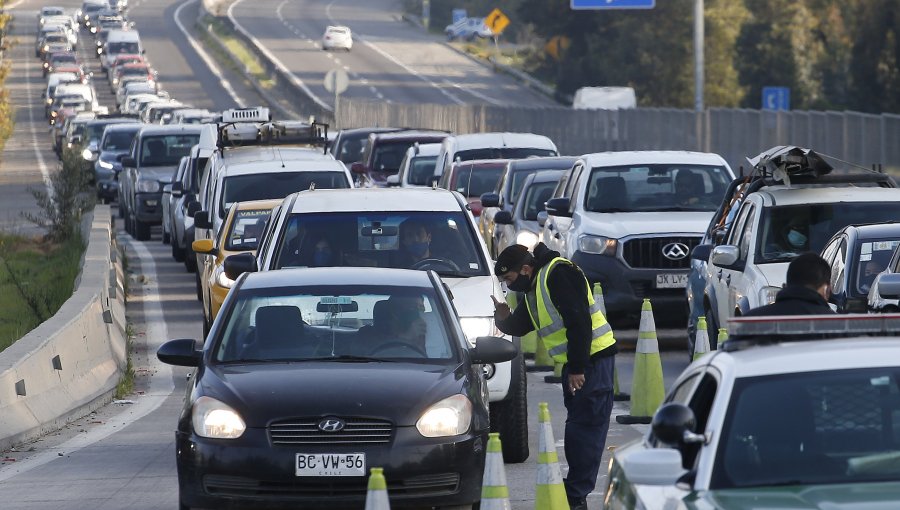 Casi 8.000 automóviles han sido devueltos a Santiago desde la región de Valparaíso