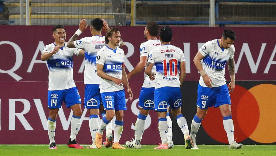 Universidad Católica derrota sin apelaciones a Gremio y sigue con vida en Copa Libertadores