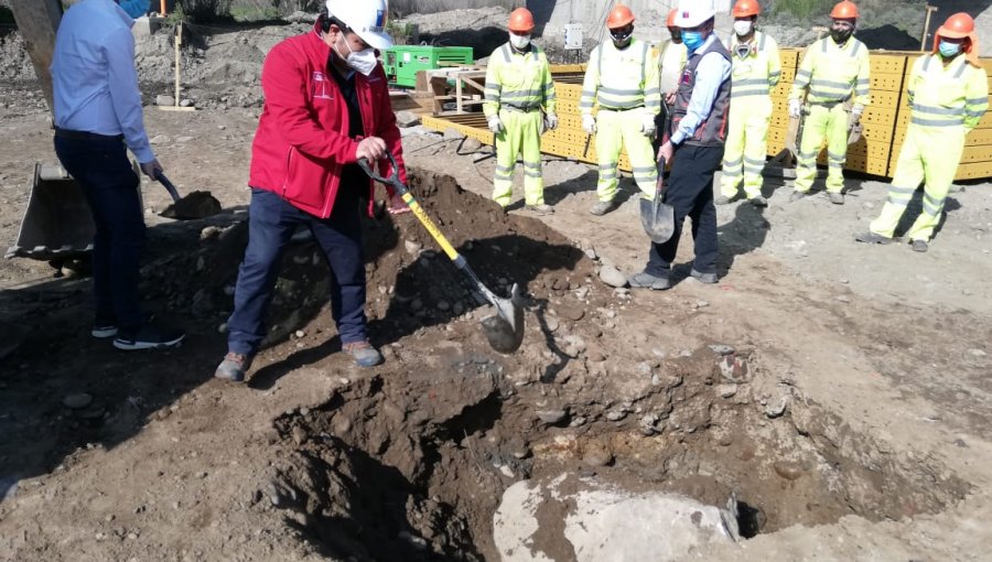 Instalan primera piedra de reposición de la principal avenida de Melipilla