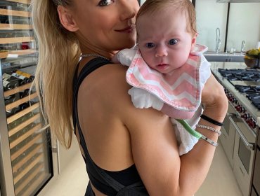 Hija menor de Enrique Iglesias y Anna Kournikova se roba las miradas con ocho meses de vida