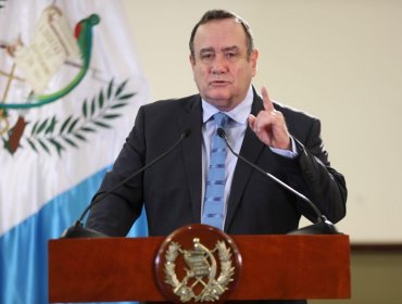 Presidente de Guatemala confirma que dio positivo por coronavirus