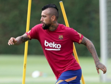 Arturo Vidal volvió a ser marginado por Koeman de torneo amistoso del Barcelona