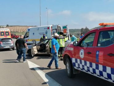 Dos lesionados deja colisión vehicular en la rotonda de Pullaly, en Papudo