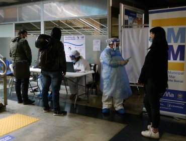 Personal de salud realizó exámenes PCR gratuitos en el Metro de Valparaíso