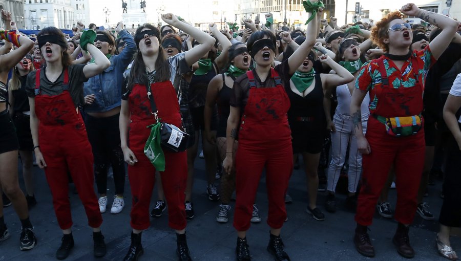 «LasTesis» tras reconocimiento de revista Time: "El feminismo es lo más influyente del año 2020"