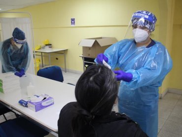 Testean con PCR a funcionarios del Hospital San Martín de Quillota para prevenir brotes de Covid-19