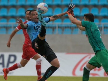 U. La Calera alcanza al subliderato tras vencer con autoridad a D. Iquique