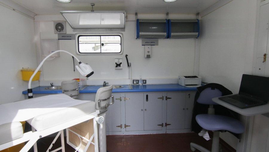 Inauguran nueva clínica móvil en Lo Barnechea: está orientada a la atención de adultos mayores