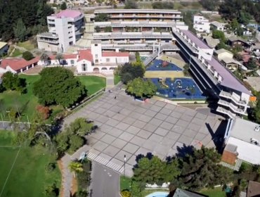 Crisis en Colegio Mackay de Reñaca: Ex trabajadores atribuyen despidos a "represalias" y ex alumnos critican "falta de sensibilidad"