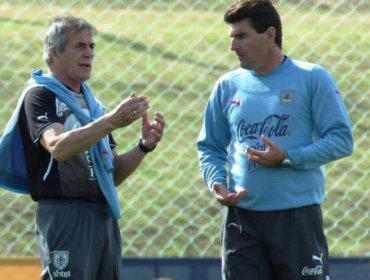 Ayudante del 'Maestro' Tabárez admitió querer dirigir a Colo-Colo: "Le tomé cariño"