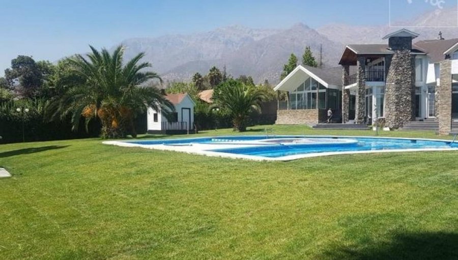 Experto inmobiliario: "Casa de Arturo Vidal vale más, pero está mal ubicada"
