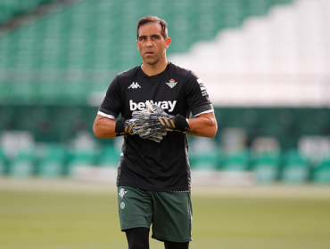 Claudio Bravo enciende las alarmas en la Roja tras lesión en su rodilla