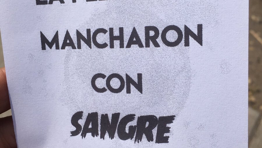 Hinchas de Colo-Colo se manifestaron contra Blanco y Negro en las afueras del Monumental