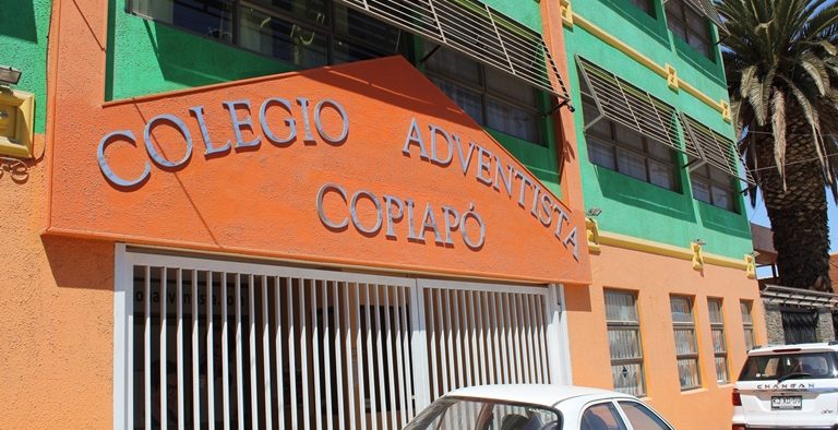 Corte ordena a colegio Adventista de Copiapó tratar a adolescente según su identidad de género y nombre social