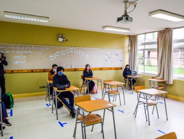 Colegio de Temuco retoma clases presenciales con alumnos de 3° y 4° medio