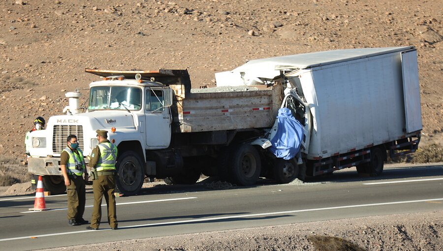 Tres fallecidos deja colisión entre dos camiones en ruta que une las comunas de Copiapó y Diego de Almagro