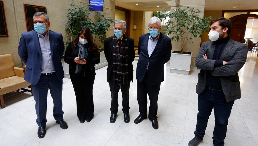 Bancada PPD pide que se condonen deudas universitarias a trabajadores de la salud