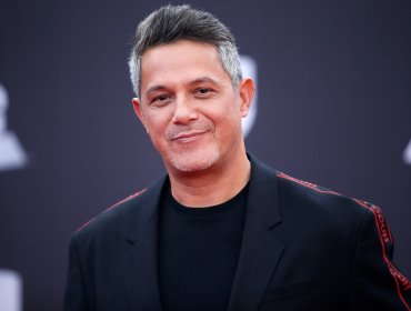 Alejandro Sanz desata un escándalo tras publicar imagen junto a famosos artistas