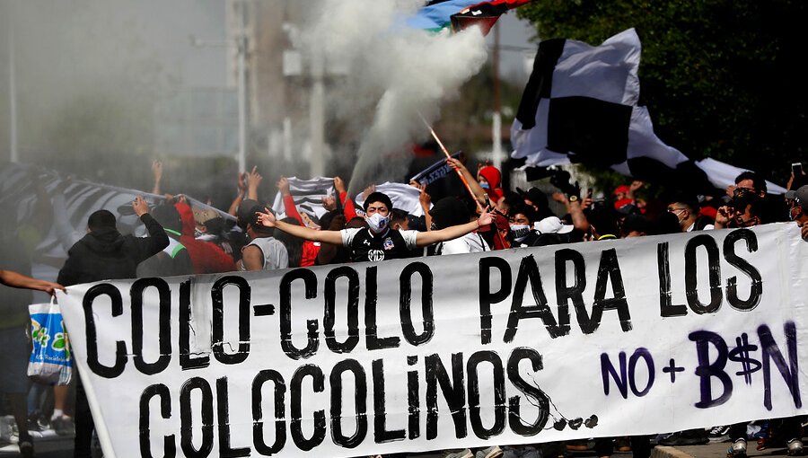 Hinchas de Colo-Colo se manifestaron en el Monumental tras derrota en Libertadores