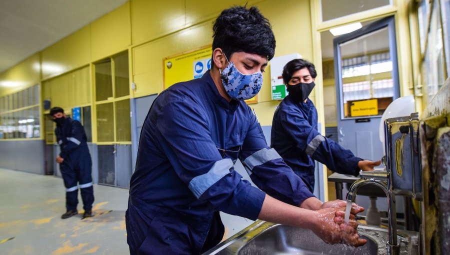 Liceo Industrial de Temuco retomó clases presenciales con alumnos de 4° medio