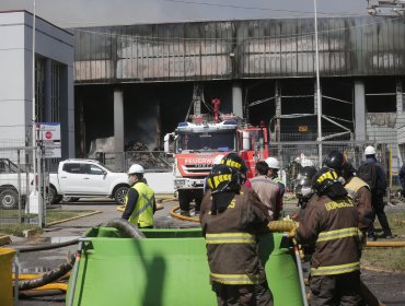 Seremi del Biobío inició sumario sanitario a empresa de Talcahuano tras incendio