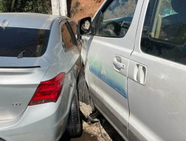 Tres personas lesionadas deja colisión múltiple que involucró a seis vehículos en Viña del Mar