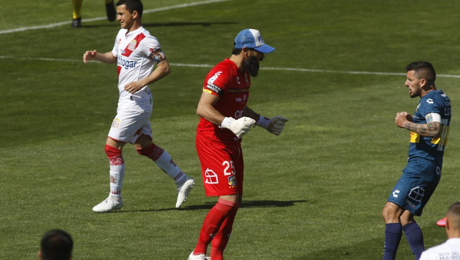 Con un gol de Johnny Herrera: Everton goleó a Curicó Unido