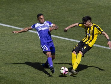 Fernández Vial gana y queda puntero de la segunda división