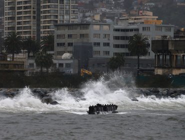 43º evento de marejadas del año: Proyectan olas de hasta 4 metros de altura desde Aysén hasta Arica