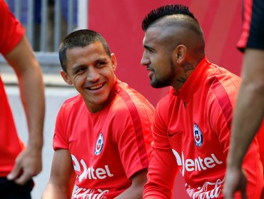 Alexis Sánchez y Arturo Vidal llegaron a Chile para sumarse a la Roja